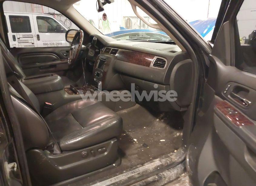 Photo 5 of 2011 Gmc Yukon XL 1500 DENALI (VIN 1GKS2MEF4BR174132)