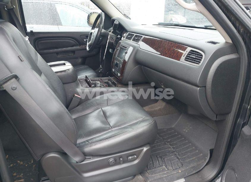 Photo 5 of 2011 Gmc Yukon XL 1500 DENALI (VIN 1GKS2MEF7BR331295)