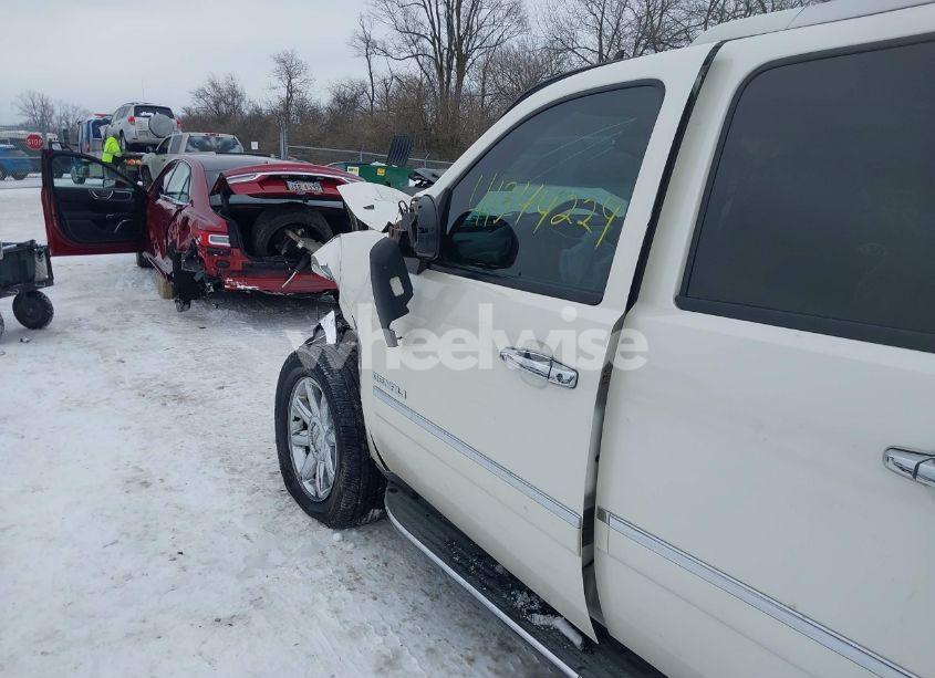 Photo 18 of 2011 Gmc Yukon XL 1500 DENALI (VIN 1GKS2MEF8BR137391)