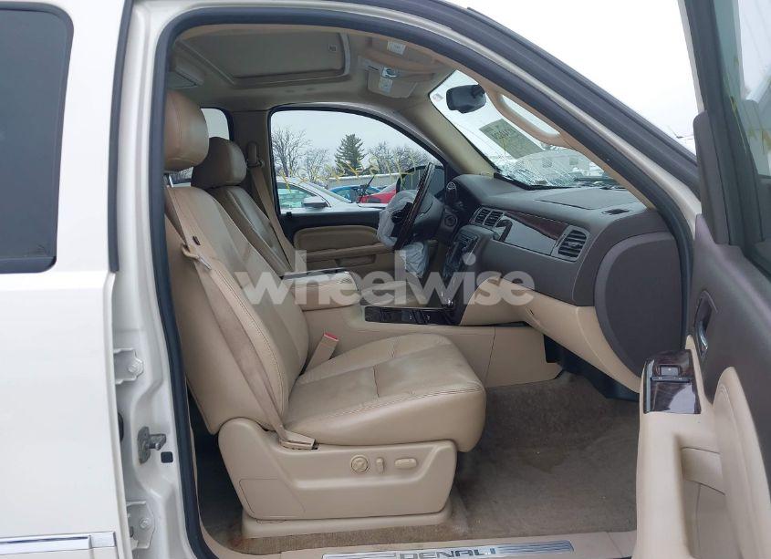 Photo 5 of 2011 Gmc Yukon XL 1500 DENALI (VIN 1GKS2MEF8BR137391)