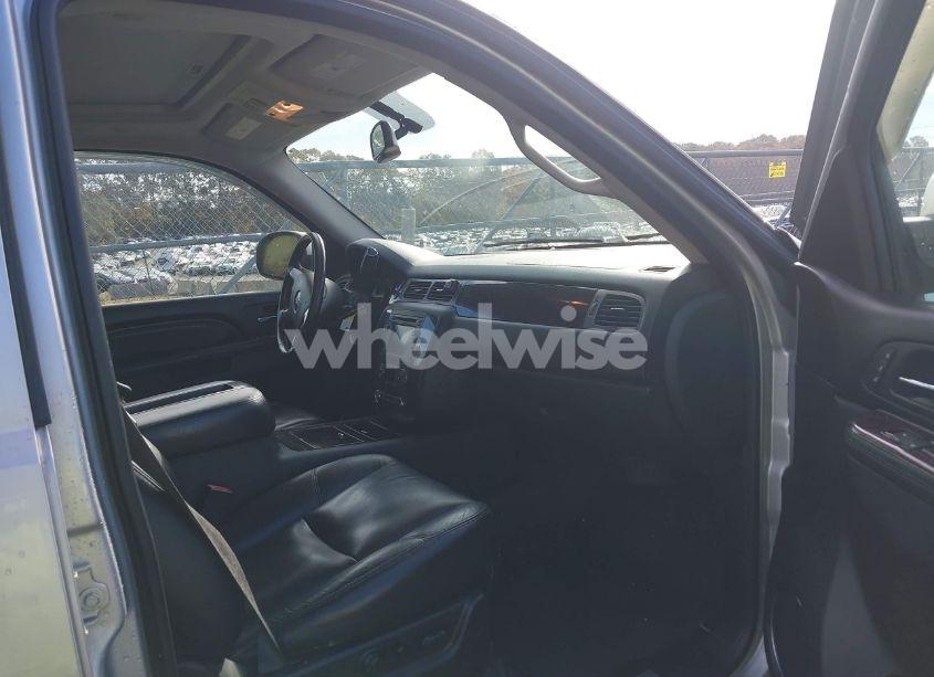 Photo 5 of 2011 Gmc Yukon XL 1500 DENALI (VIN 1GKS2MEF9BR166236)