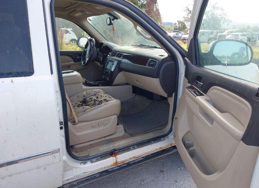 Photo 5 of 2011 Gmc Yukon XL 1500 DENALI (VIN 1GKS2MEFXBR219901)