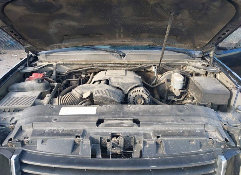 Photo 10 of 2010 Gmc Yukon SLE (VIN 1GKUCAE00AR135326)