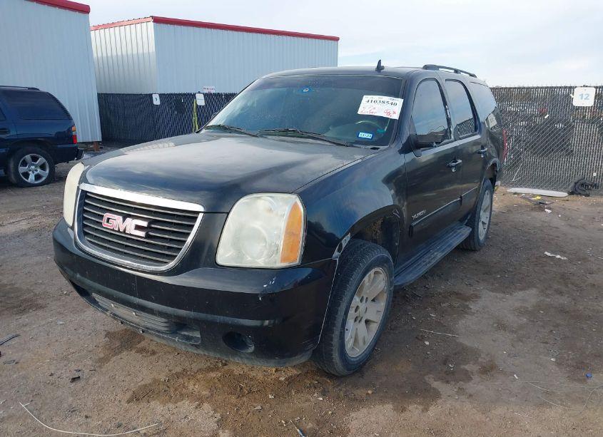 Photo 2 of 2010 Gmc Yukon SLE (VIN 1GKUCAE00AR135326)