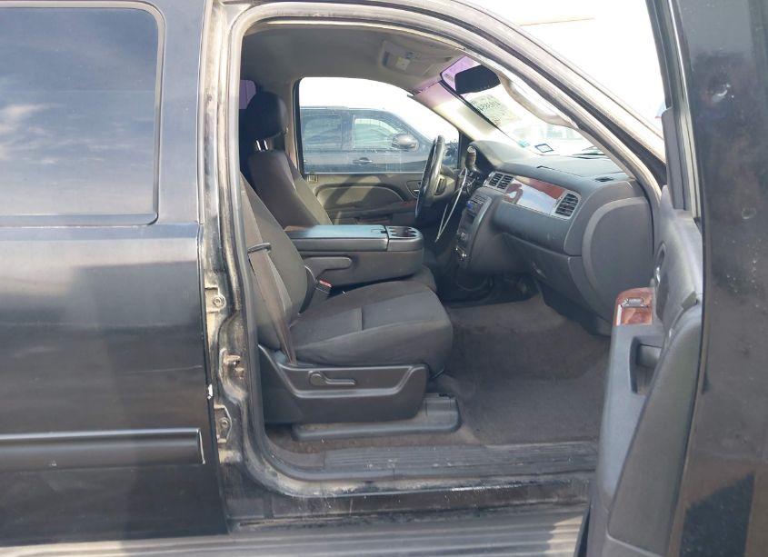 Photo 5 of 2010 Gmc Yukon SLE (VIN 1GKUCAE00AR135326)