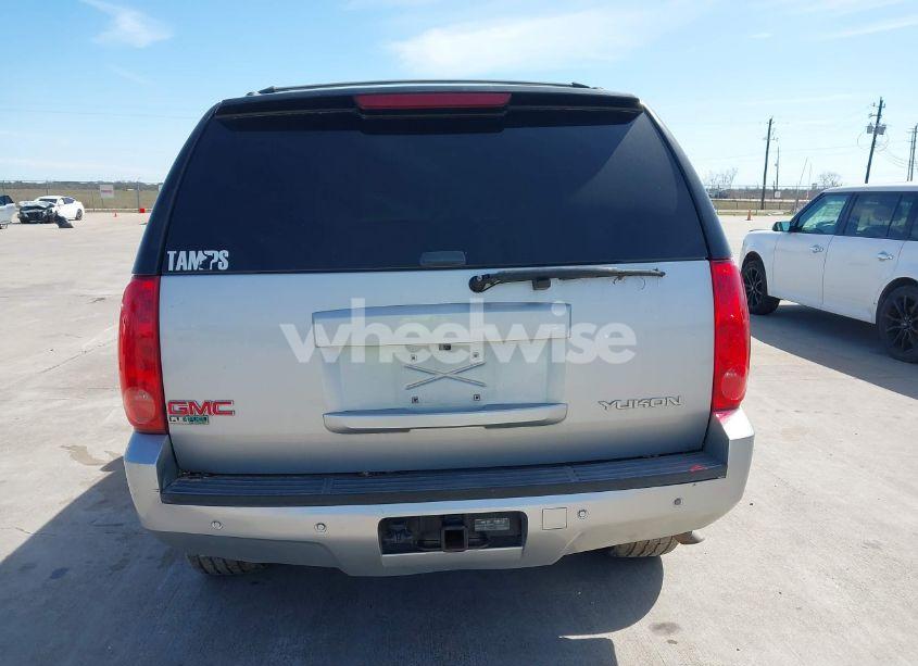 Photo 16 of 2010 Gmc Yukon SLE (VIN 1GKUCAE08AR275205)