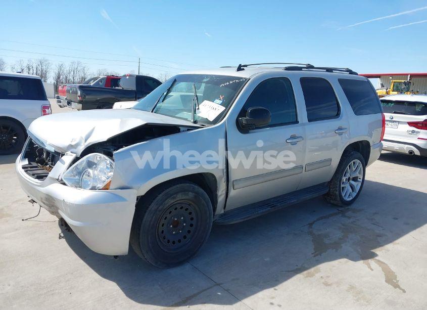 Photo 2 of 2010 Gmc Yukon SLE (VIN 1GKUCAE08AR275205)