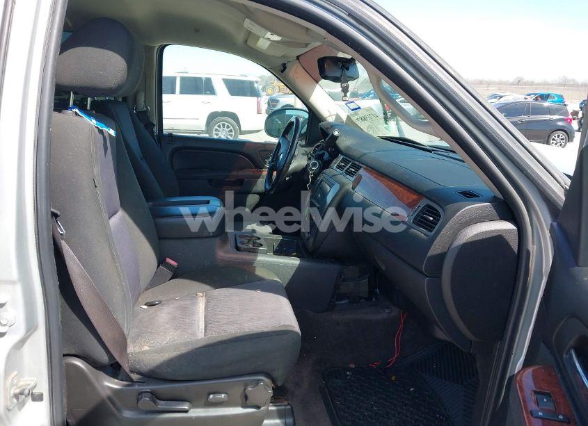 Photo 5 of 2010 Gmc Yukon SLE (VIN 1GKUCAE08AR275205)