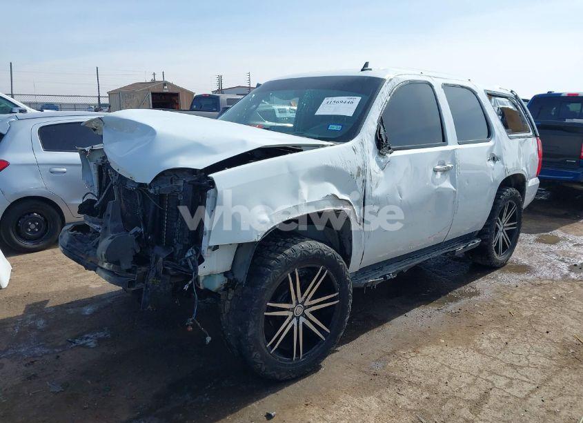 Photo 2 of 2010 Gmc Yukon SLE (VIN 1GKUCAE08AR291324)