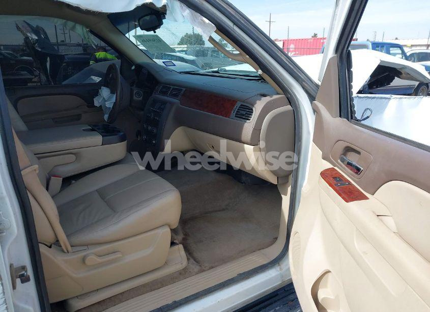 Photo 5 of 2010 Gmc Yukon SLE (VIN 1GKUCAE08AR291324)