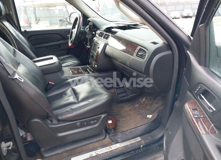 Photo 5 of 2010 Gmc Yukon DENALI (VIN 1GKUCEEF0AR181315)