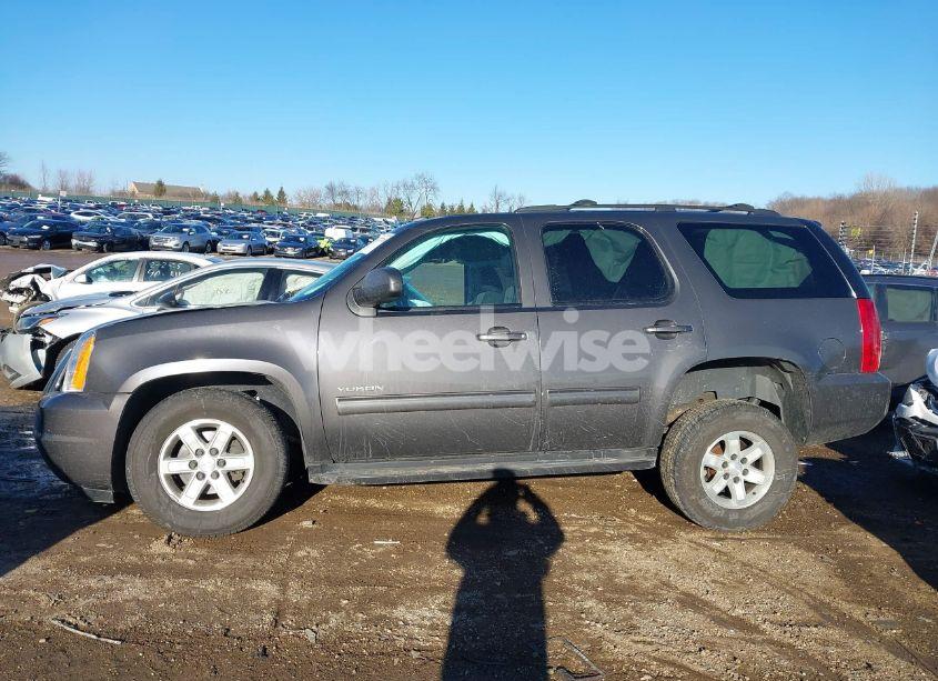 Photo 14 of 2010 Gmc Yukon SLE (VIN 1GKUKAE05AR183519)