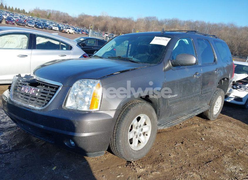 Photo 2 of 2010 Gmc Yukon SLE (VIN 1GKUKAE05AR183519)