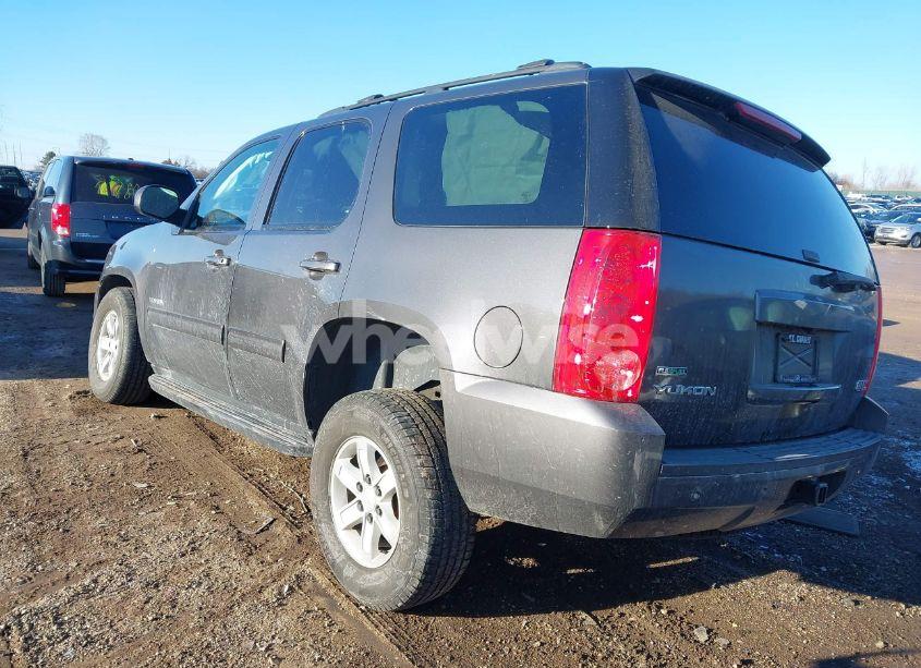Photo 3 of 2010 Gmc Yukon SLE (VIN 1GKUKAE05AR183519)