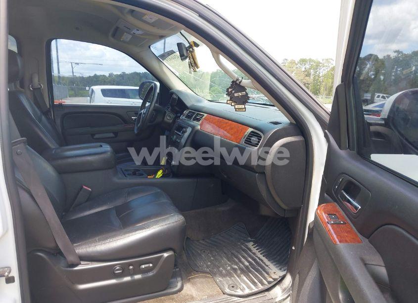 Photo 5 of 2010 Gmc Yukon SLT (VIN 1GKUKCE04AR261977)