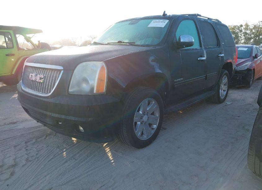Photo 2 of 2010 Gmc Yukon SLT (VIN 1GKUKCE0XAR242138)