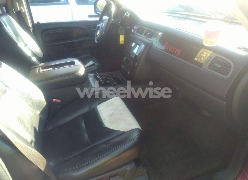 Photo 5 of 2010 Gmc Yukon DENALI (VIN 1GKUKEEF0AR101191)