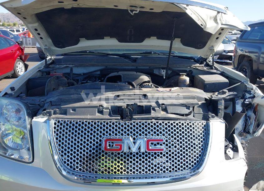 Photo 10 of 2010 Gmc Yukon DENALI (VIN 1GKUKEEF1AR224997)