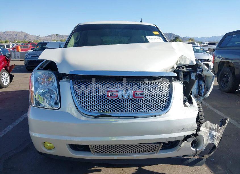 Photo 12 of 2010 Gmc Yukon DENALI (VIN 1GKUKEEF1AR224997)