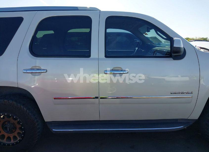 Photo 13 of 2010 Gmc Yukon DENALI (VIN 1GKUKEEF1AR224997)