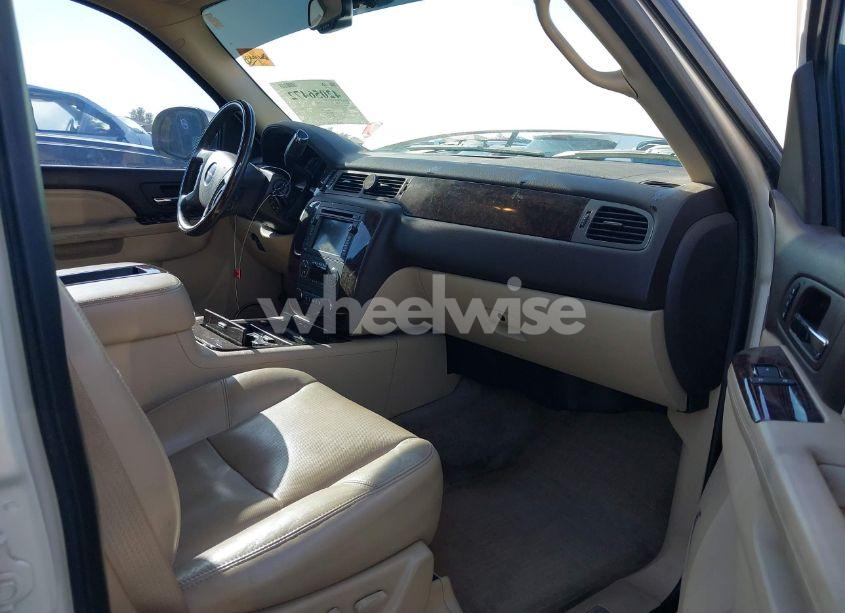 Photo 5 of 2010 Gmc Yukon DENALI (VIN 1GKUKEEF1AR224997)