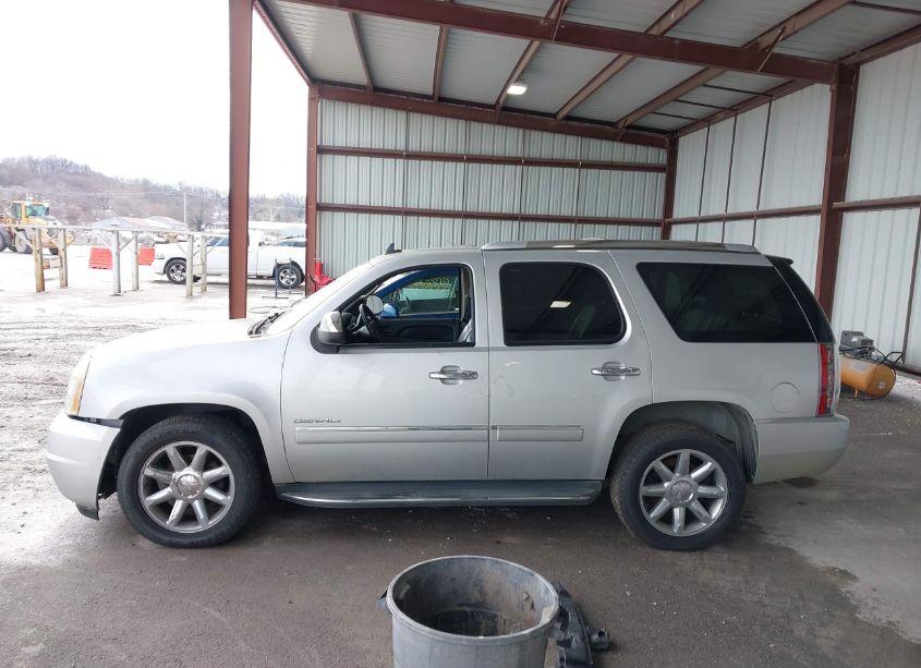 Photo 15 of 2010 Gmc Yukon DENALI (VIN 1GKUKEEF6AR208679)