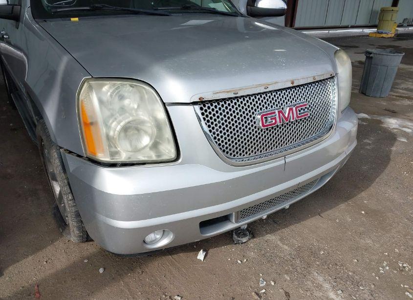 Photo 6 of 2010 Gmc Yukon DENALI (VIN 1GKUKEEF6AR208679)