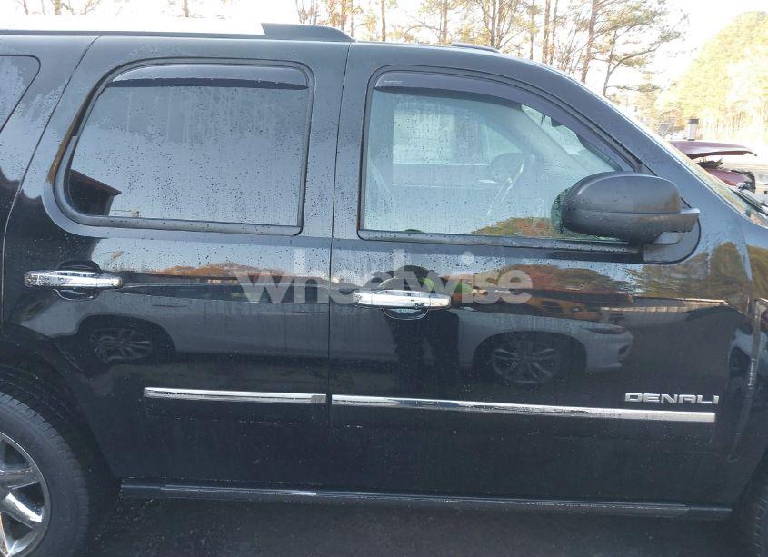 Photo 13 of 2010 Gmc Yukon DENALI (VIN 1GKUKEEF7AR189320)