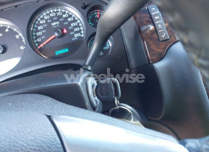 Photo 11 of 2010 Gmc Yukon DENALI (VIN 1GKUKEEF8AR153359)