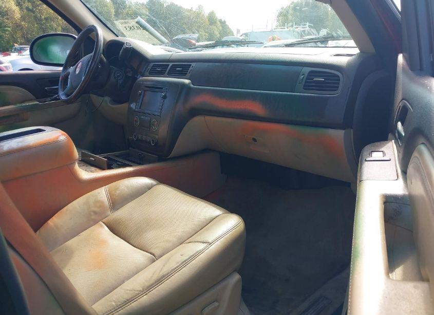 Photo 5 of 2010 Gmc Yukon DENALI (VIN 1GKUKEEF9AR241952)