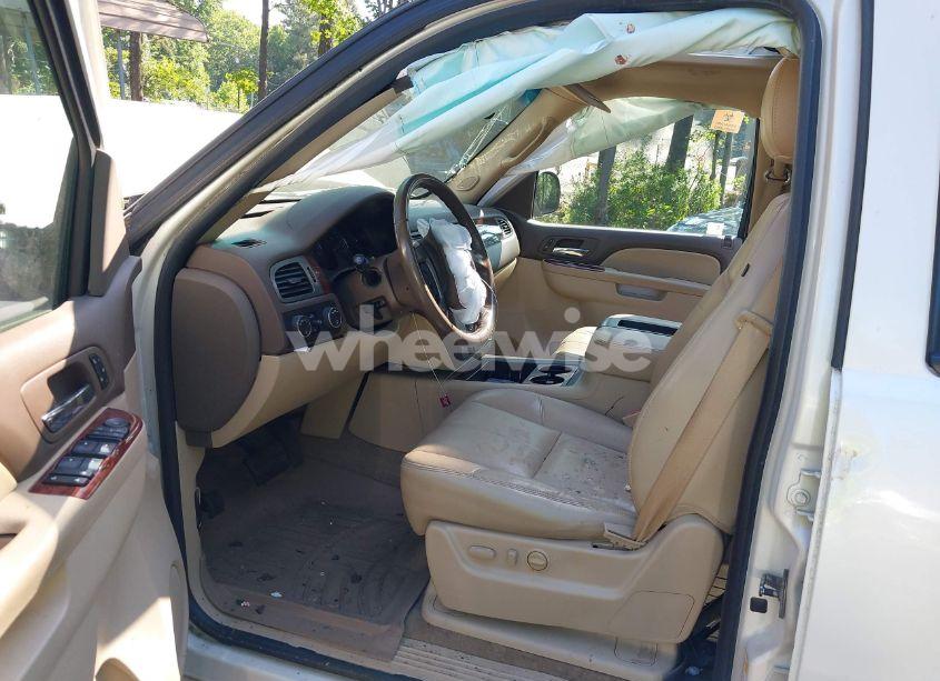 Photo 5 of 2010 Gmc Yukon XL 1500 SLT (VIN 1GKUKKE33AR198388)