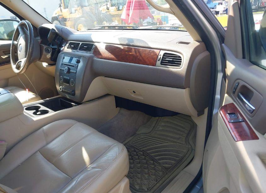 Photo 5 of 2010 Gmc Yukon XL 1500 SLT (VIN 1GKUKKE39AR275295)