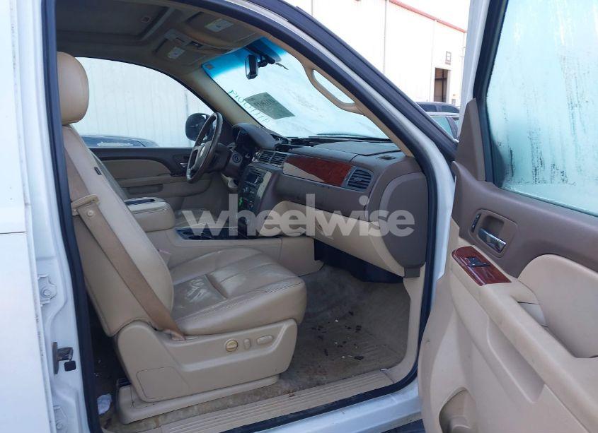 Photo 5 of 2010 Gmc Yukon XL 1500 SLT (VIN 1GKUKKE3XAR232648)