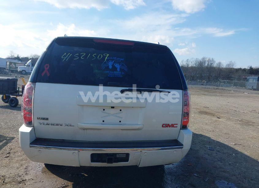 Photo 16 of 2010 Gmc Yukon XL 1500 DENALI (VIN 1GKUKMEF6AR157775)