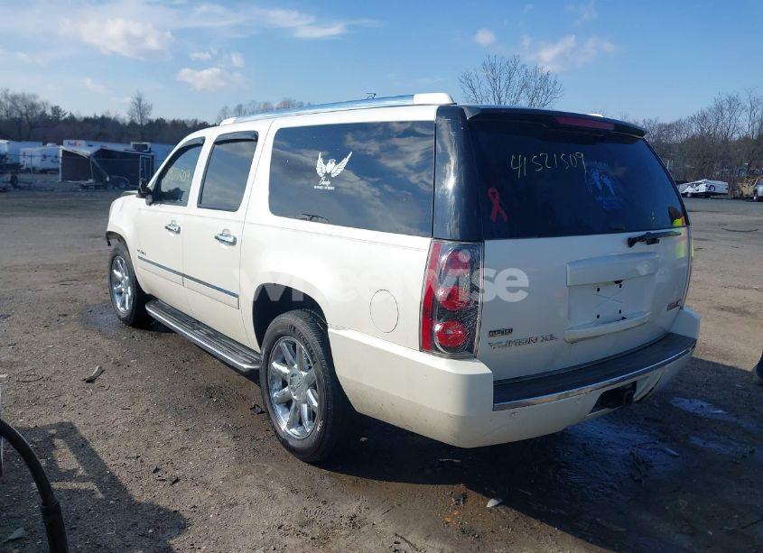 Photo 3 of 2010 Gmc Yukon XL 1500 DENALI (VIN 1GKUKMEF6AR157775)