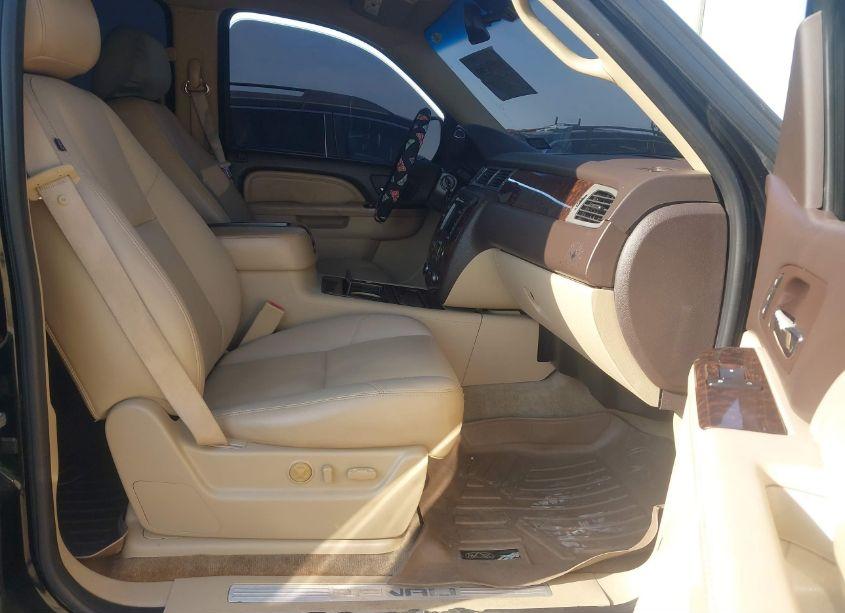 Photo 5 of 2010 Gmc Yukon XL 1500 DENALI (VIN 1GKUKMEF7AR286575)