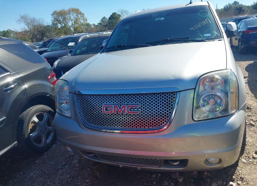 Photo 12 of 2010 Gmc Yukon XL 1500 DENALI (VIN 1GKUKMEF9AR185375)