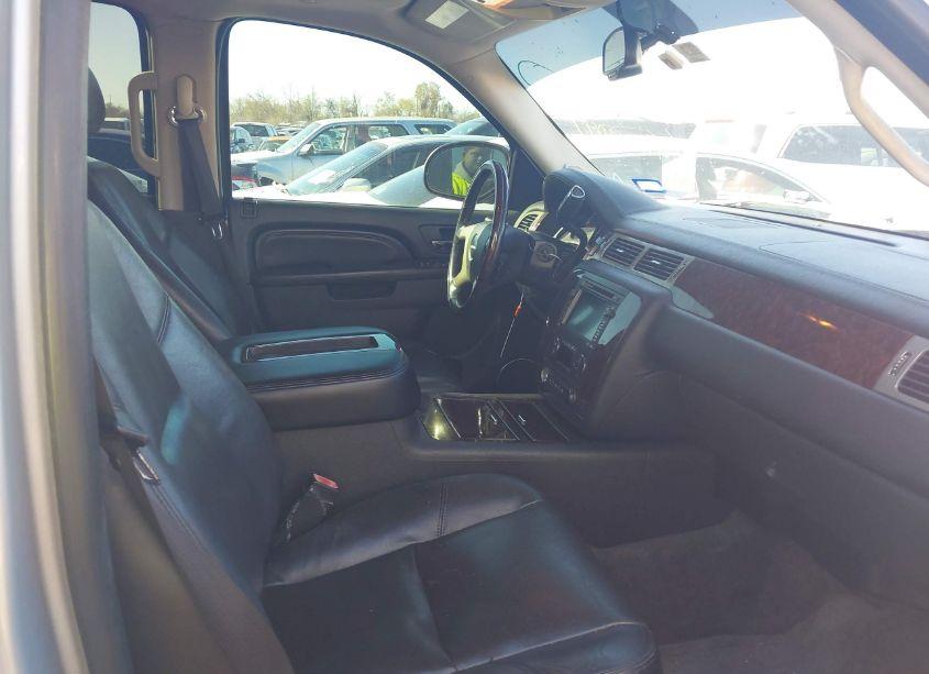 Photo 5 of 2010 Gmc Yukon XL 1500 DENALI (VIN 1GKUKMEF9AR185375)