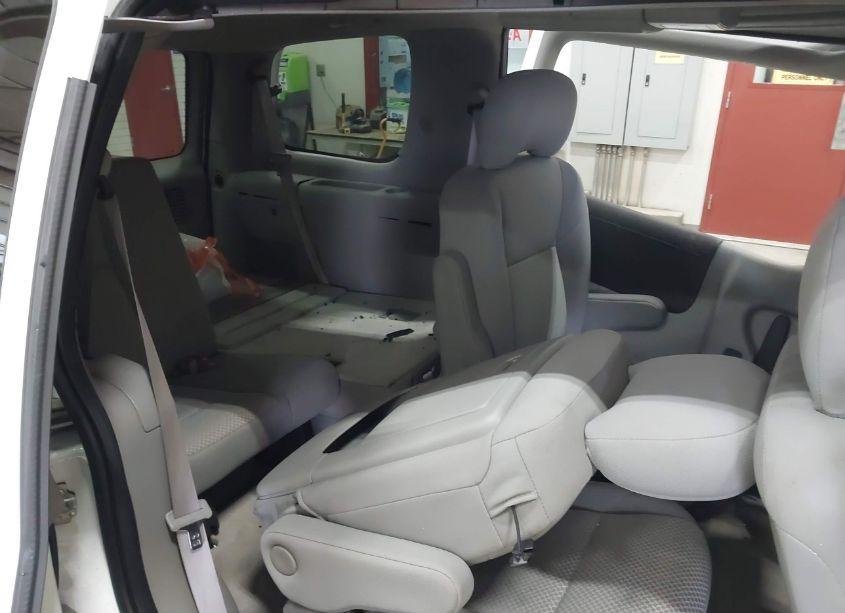 Photo 8 of 2005 Pontiac Montana SV6 AWD (VIN 1GMDX33L55D249765)