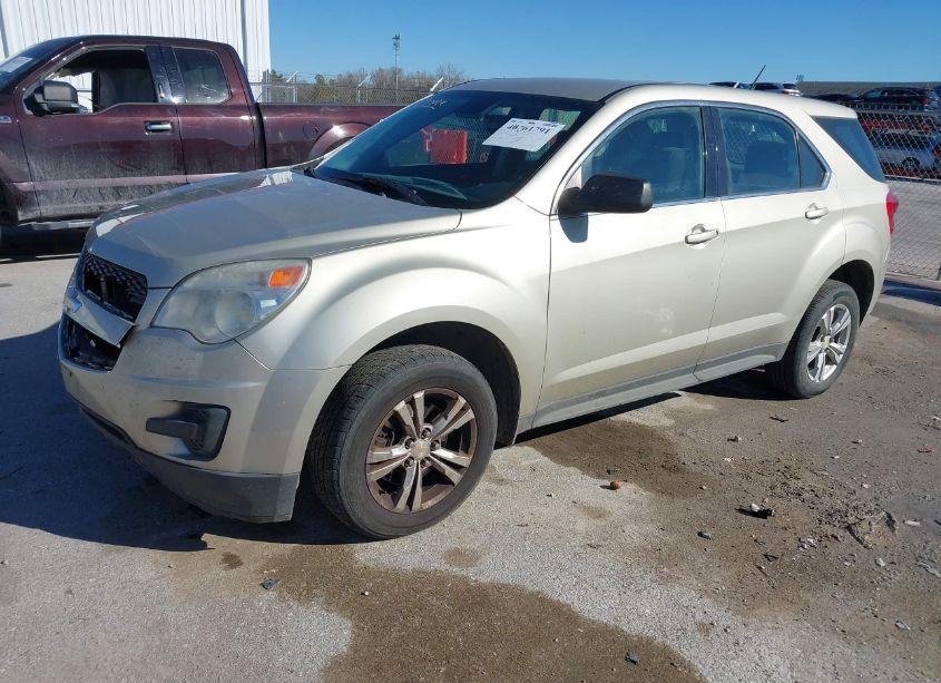 Photo 2 of 2015 Chevrolet Equinox LS (VIN 1GNALAEK1FZ104133)