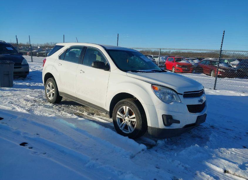 2015 Chevrolet Equinox LS (VIN 1GNALAEK1FZ113558) main photo