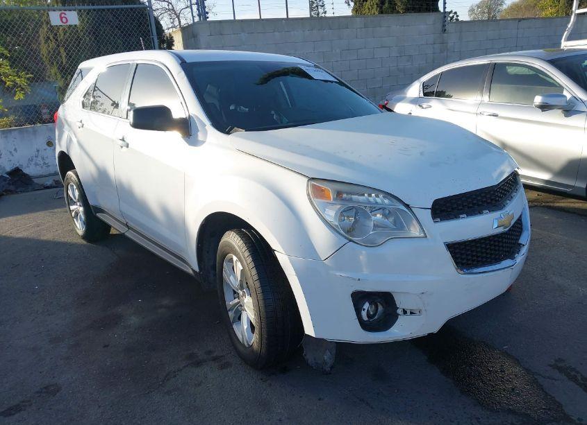 2014 Chevrolet Equinox LS (VIN 1GNALAEK2EZ104818) main photo