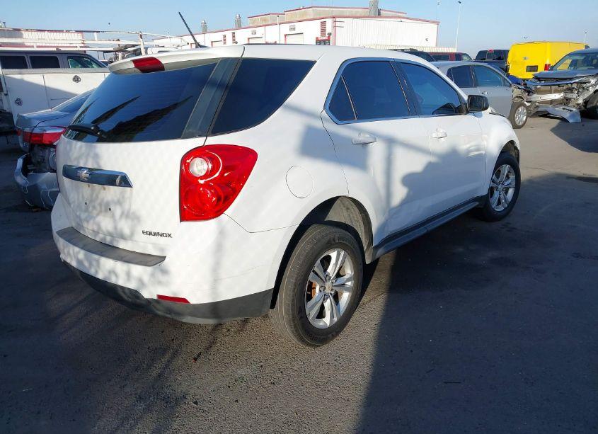 Photo 4 of 2014 Chevrolet Equinox LS (VIN 1GNALAEK2EZ104818)