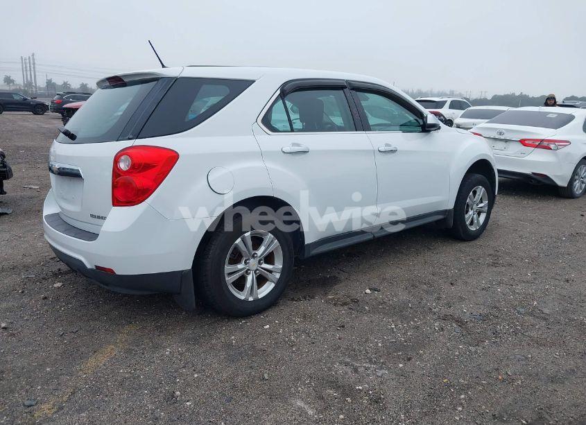 Photo 4 of 2014 Chevrolet Equinox LS (VIN 1GNALAEK2EZ138919)