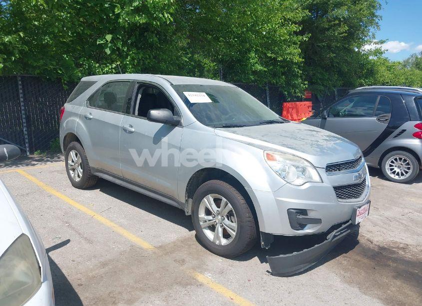 2015 Chevrolet Equinox LS (VIN 1GNALAEK2FZ117974) main photo
