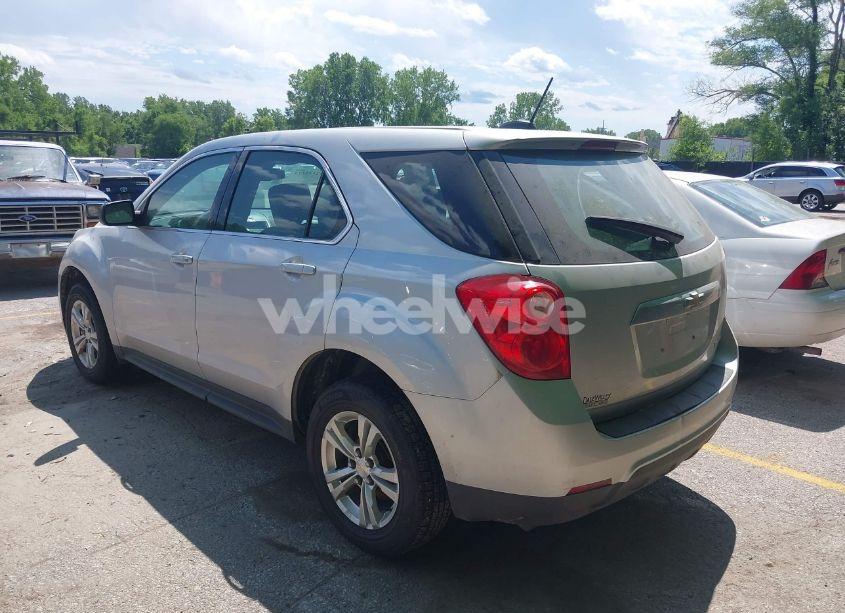 Photo 3 of 2015 Chevrolet Equinox LS (VIN 1GNALAEK2FZ117974)
