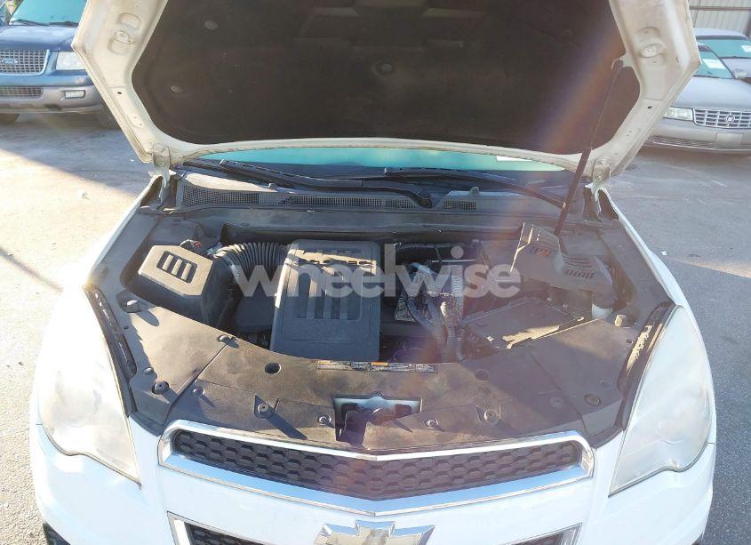 Photo 10 of 2015 Chevrolet Equinox LS (VIN 1GNALAEK3FZ121872)