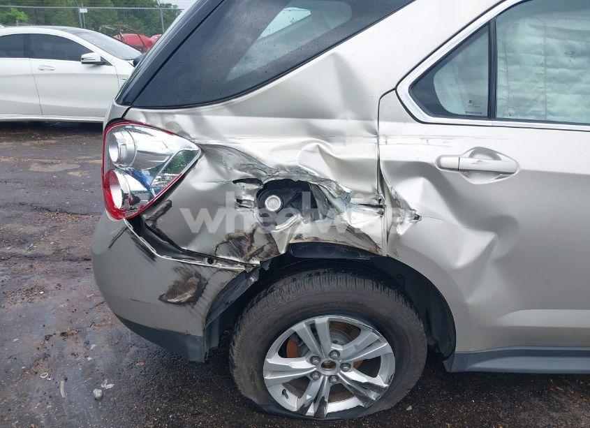 Photo 13 of 2015 Chevrolet Equinox LS (VIN 1GNALAEK5FZ118116)