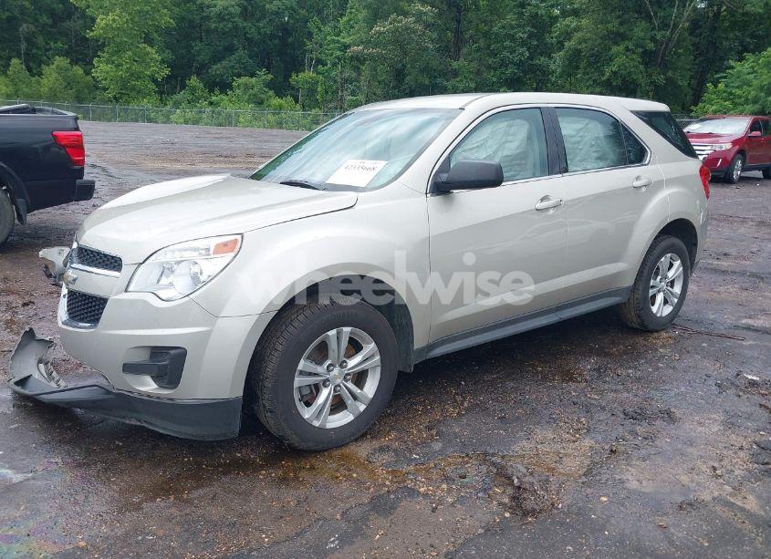 Photo 2 of 2015 Chevrolet Equinox LS (VIN 1GNALAEK5FZ118116)