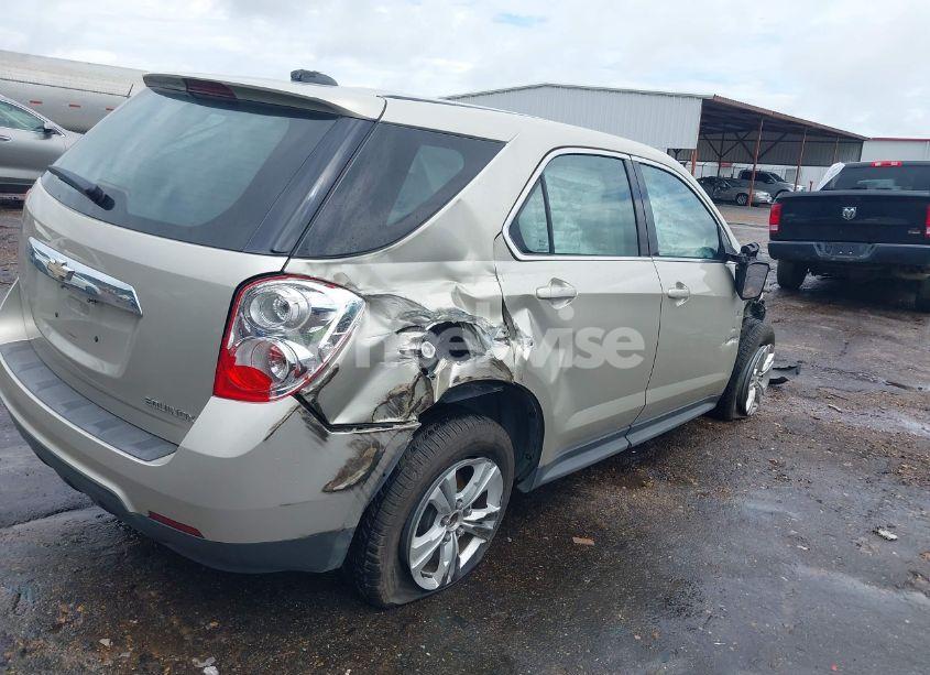 Photo 4 of 2015 Chevrolet Equinox LS (VIN 1GNALAEK5FZ118116)